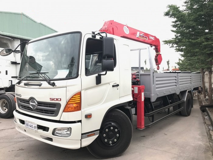 Xe tải Hino FG8 JPSU tải trọng 5.9 tấn gắn cẩu