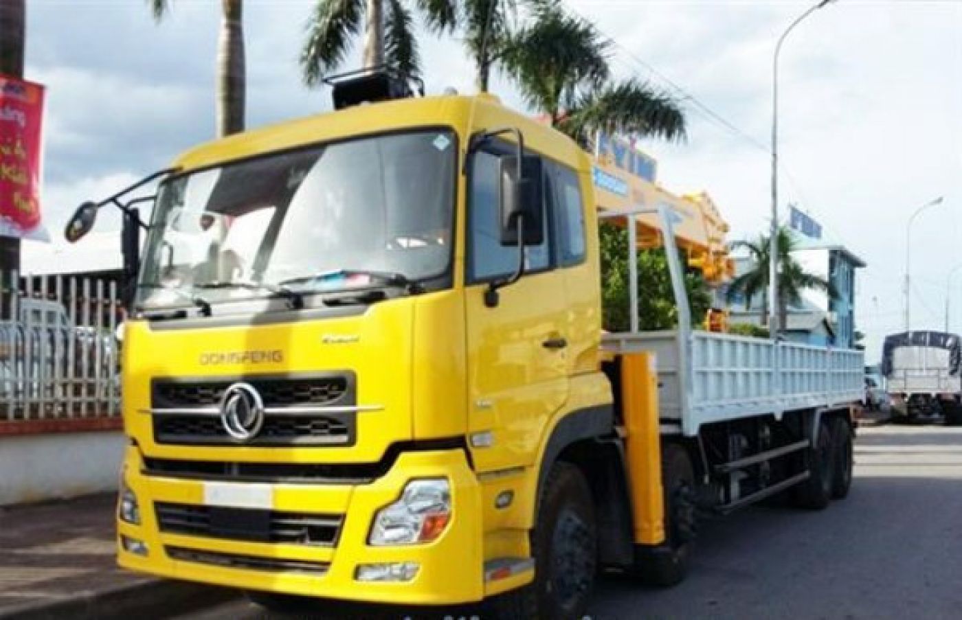 Xe tải cẩu Dongfeng 13 tấn