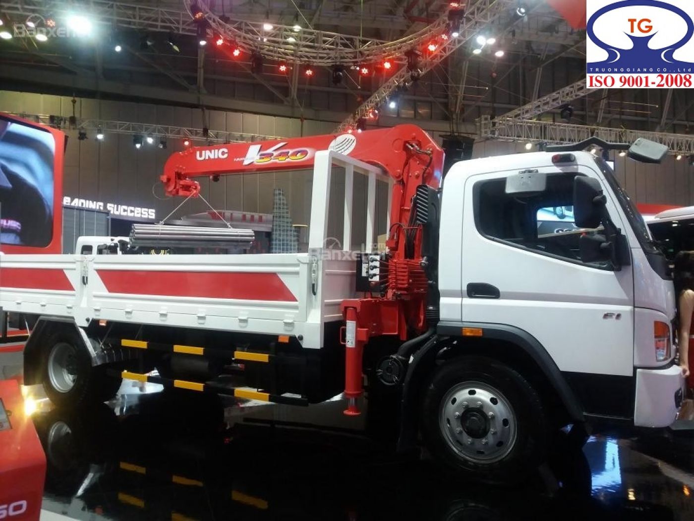 Xe tải cẩu Fuso 6.5 tấn