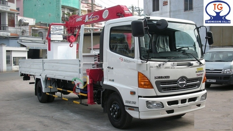 Xe tải Hino FC9 tải trọng 4.9 tấn gắn cẩu