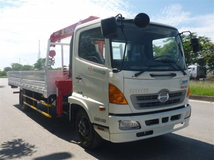 Xe tải Hino FG8 JPSL tải trọng 6.7 tấn gắn cẩu