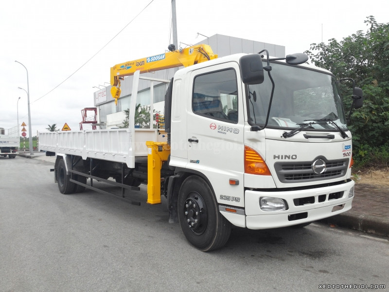 Xe tải Hino FG8 JPSU tải trọng 5.9 tấn gắn cẩu