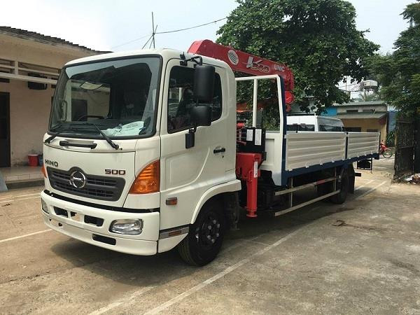 Xe tải Hino FG8 JPSU tải trọng 5.9 tấn gắn cẩu