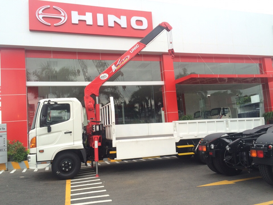 Xe tải Hino FG8 JPSB tải trọng 6.9 tấn gắn cẩu