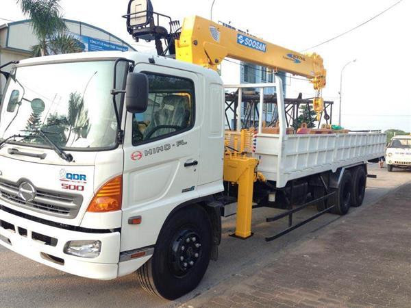 Xe tải Hino FG8 JPSB tải trọng 6.9 tấn gắn cẩu