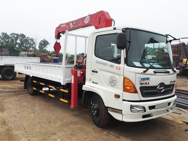 Xe tải Hino FG8 JPSN tải trọng 8.2 tấn gắn cẩu