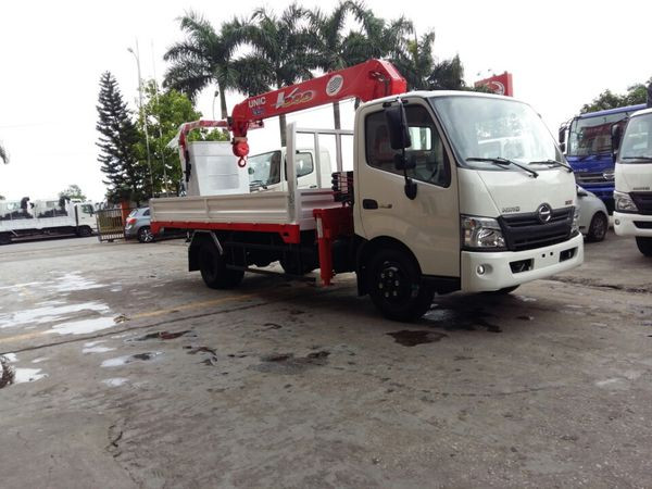 Xe tải Hino WU352L tải trọng 3.5 tấn gắn cẩu