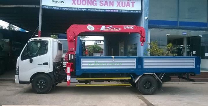 Xe tải Hino XZU730L tải trọng 3.9 tấn gắn cẩu