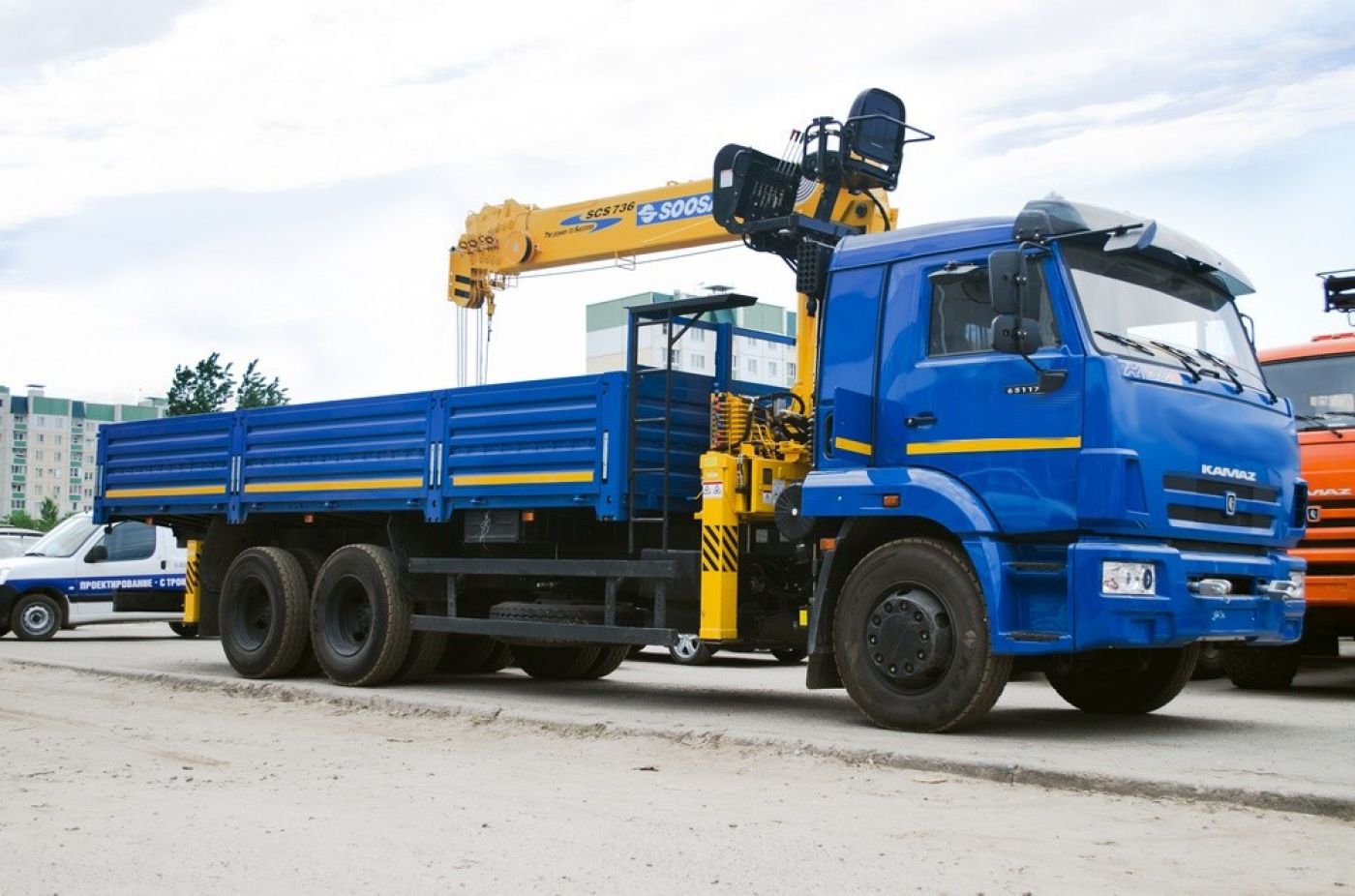 Xe tải cẩu Kamaz 13.2 tấn