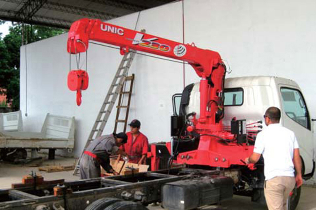 Cẩu Unic 230